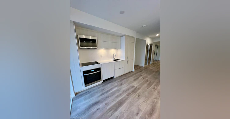 311-370 Martha Street, Burlington, ON, L7R 0G9 - 17
