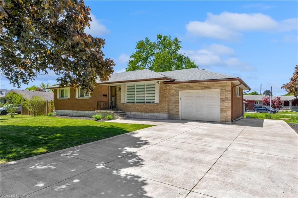 5 Armour Drive, Welland, ON, L3C 2N7