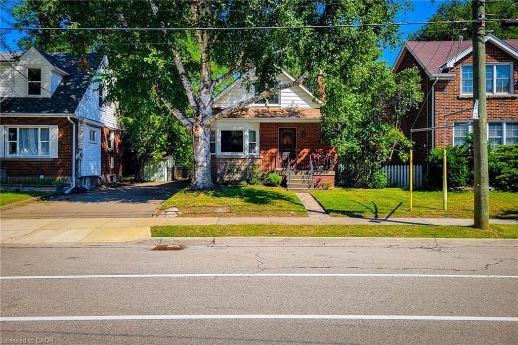 30 Sanders Boulevard, Hamilton, ON, L8S 3J3