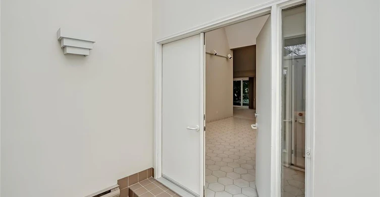 4189 Inglewood Drive, Burlington, ON, L7L 1E3 - 3