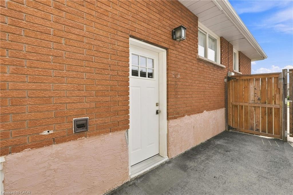 Lower-28 Leduc Street, Hamilton, ON, L8T 4S4 - 3