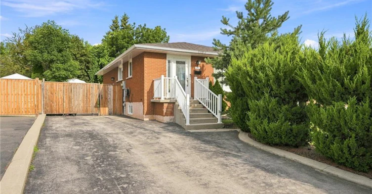Lower-28 Leduc Street, Hamilton, ON, L8T 4S4
