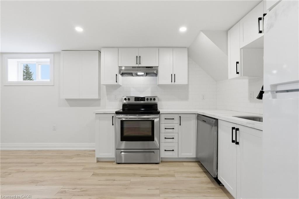 Lower-28 Leduc Street, Hamilton, ON, L8T 4S4 - 6