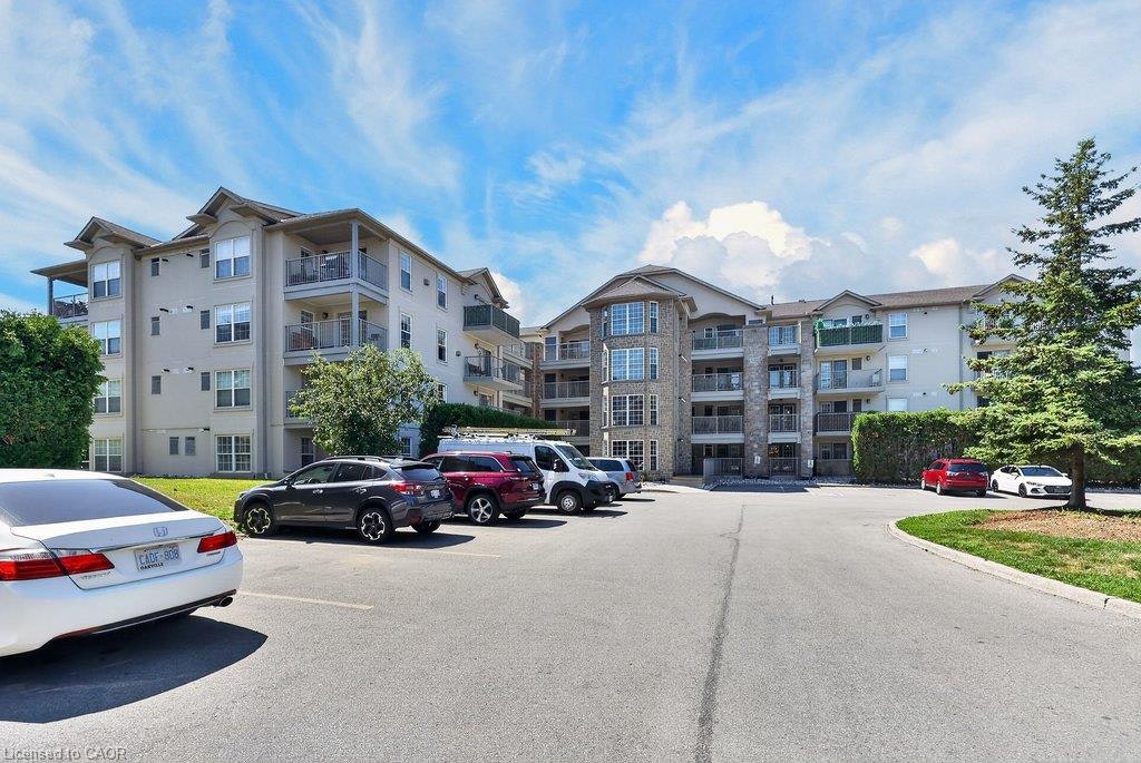 105-1450 Bishops Gate, Oakville, ON, L6M 4N1