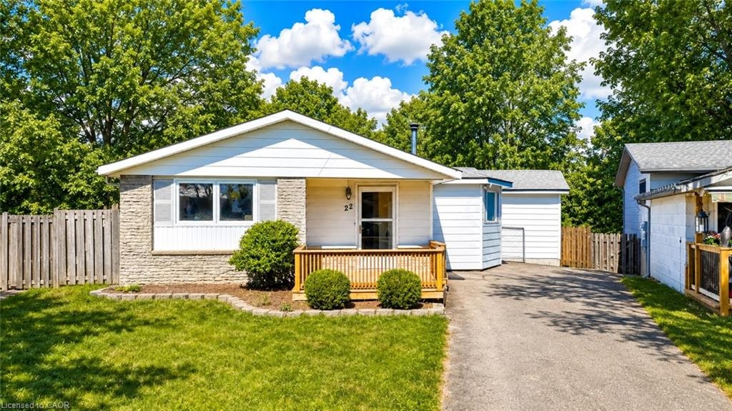 22 Blackhorne Crescent, Kitchener, ON, N2E 1T1