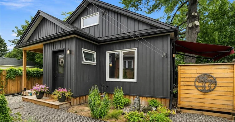26R Kenmore Road, Hamilton, ON, L8S 3T7