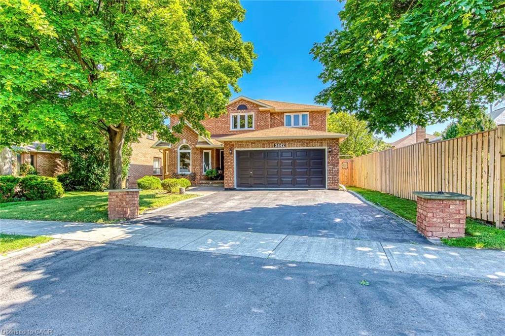 2442 Wynten Way, Oakville, ON, L6J 7K9