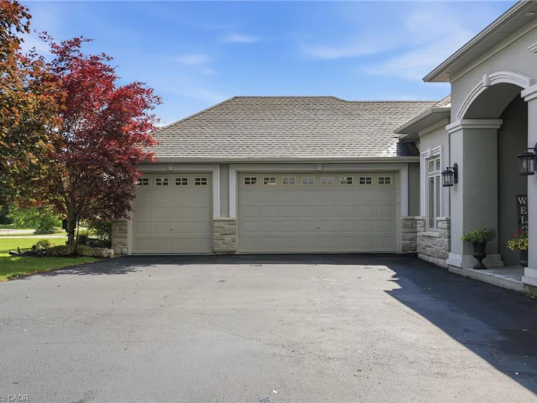 1318 Concession Road 6 W, Hamilton, ON, L8B 1N1 - 2
