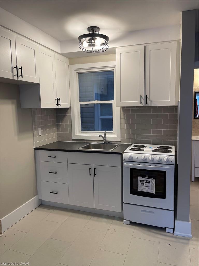 3-181 King Street E, Kitchener, ON, N2G 2K8