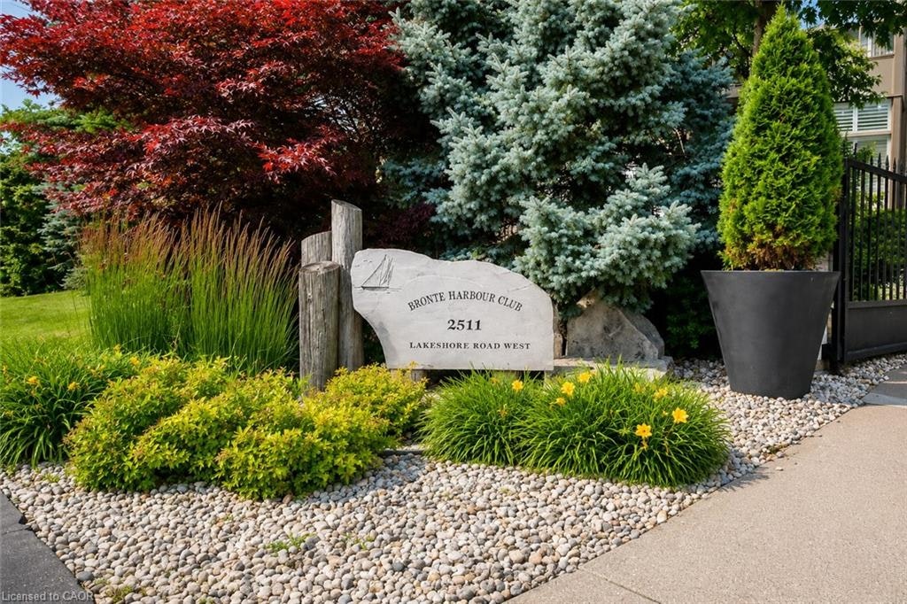 216-2511 Lakeshore Road W, Oakville, ON, L6L 6L9