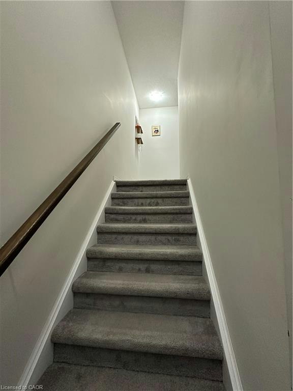35 Eliza Avenue, Kitchener, ON, N2E 0G2 - 30