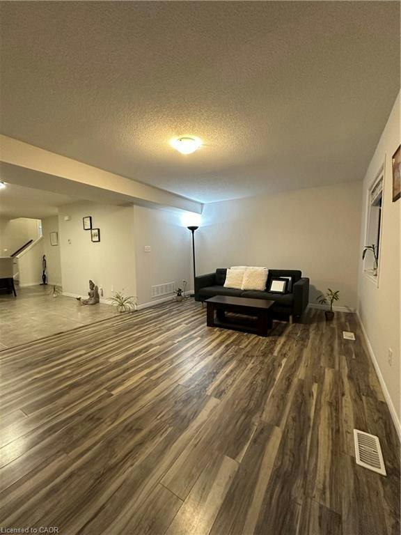 35 Eliza Avenue, Kitchener, ON, N2E 0G2 - 25