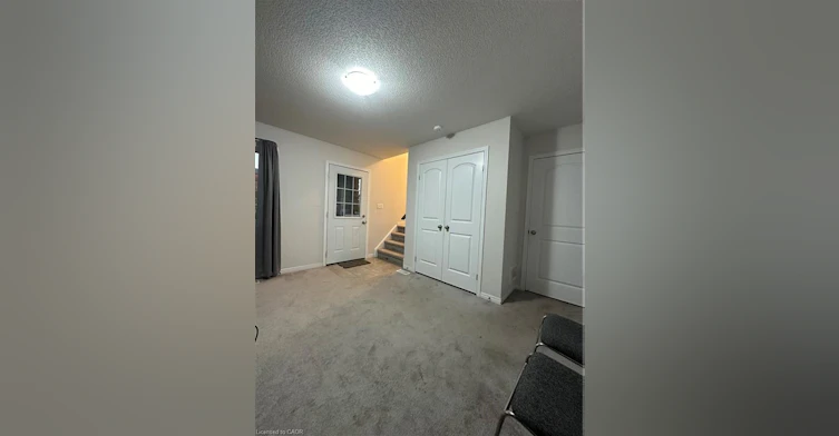 35 Eliza Avenue, Kitchener, ON, N2E 0G2 - 8