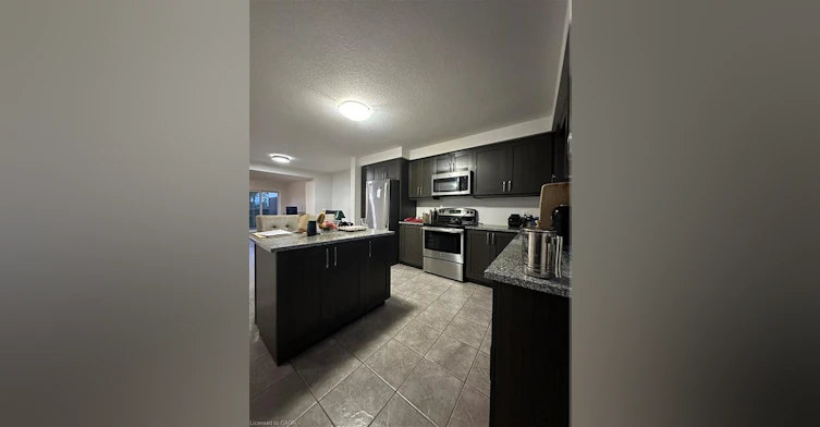 35 Eliza Avenue, Kitchener, ON, N2E 0G2 - 16