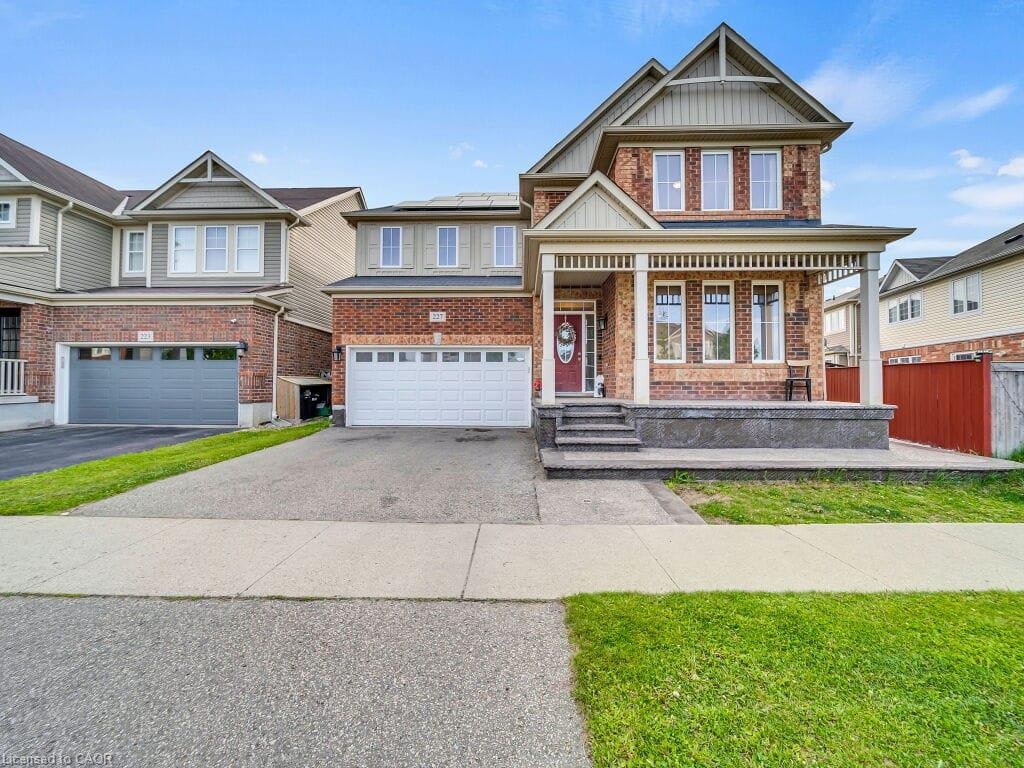 Main-227 Baldwin Drive, Cambridge, ON, N3C 0B8