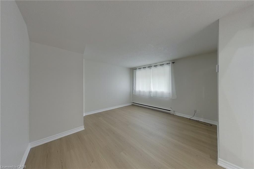 30-35 Breckenridge Drive, Kitchener, ON, N2B 3H5 - 17