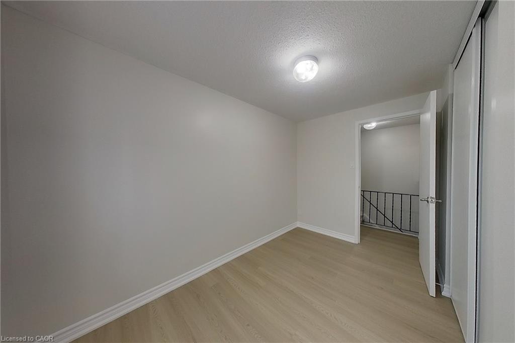 30-35 Breckenridge Drive, Kitchener, ON, N2B 3H5 - 32