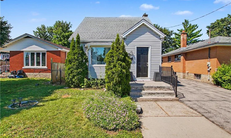 16 Mercer Road