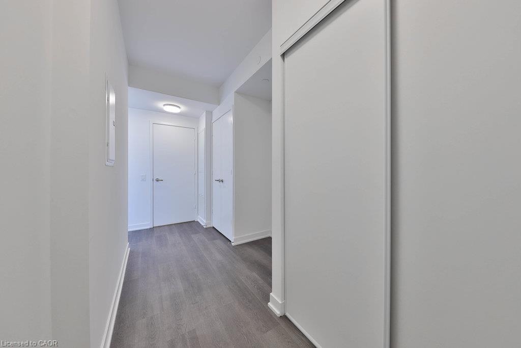 4001-3900 Confederation Parkway, Mississauga, ON, L5B 0M3 - 4