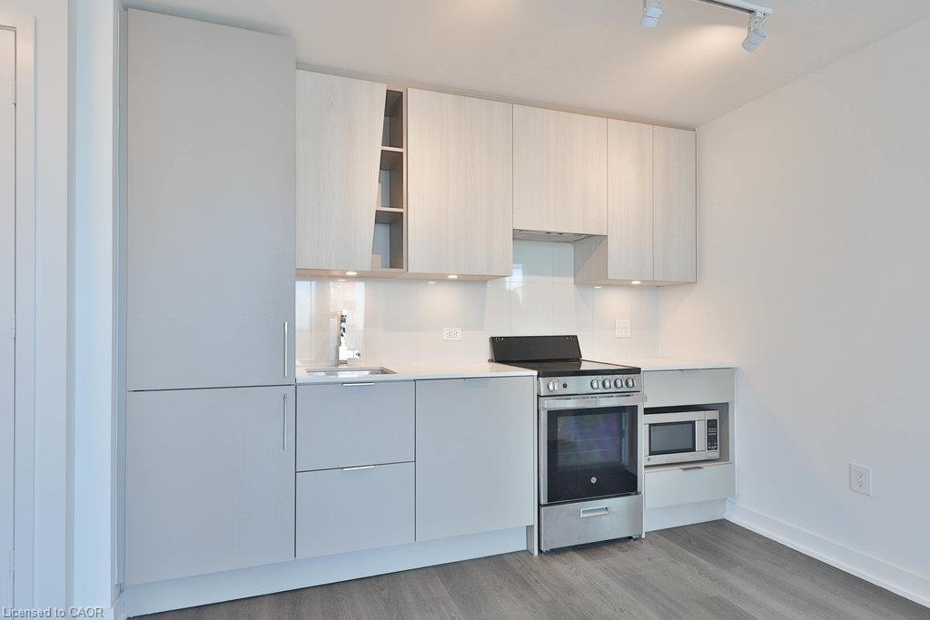 4001-3900 Confederation Parkway, Mississauga, ON, L5B 0M3 - 9