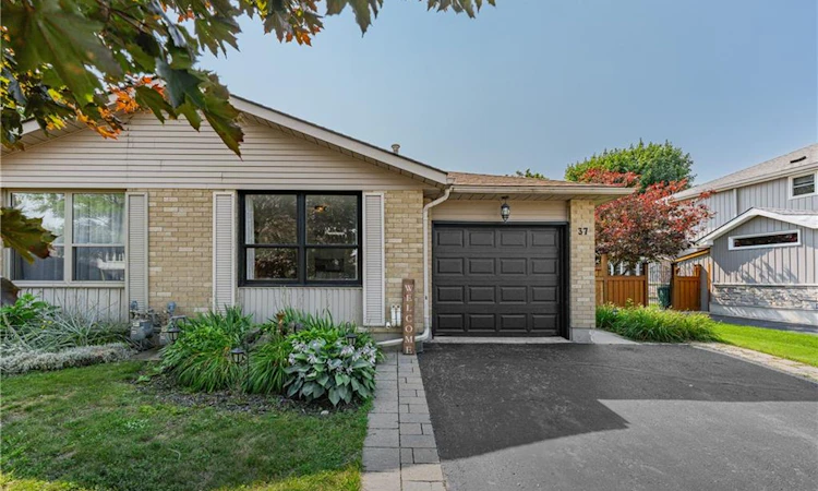 37 Sandalwood Drive