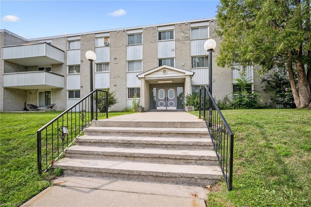 107-6 Walton Avenue, Kitchener, ON, N2C 2B5