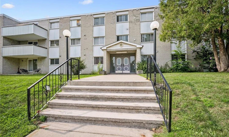 107-6 Walton Avenue