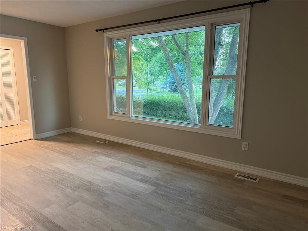 Upper Level-70 Eagen Drive, Kitchener, ON, N2M 1W4 - 3