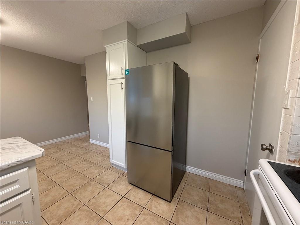 Upper Level-70 Eagen Drive, Kitchener, ON, N2M 1W4 - 7