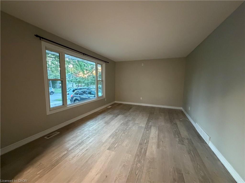 Upper Level-70 Eagen Drive, Kitchener, ON, N2M 1W4 - 4