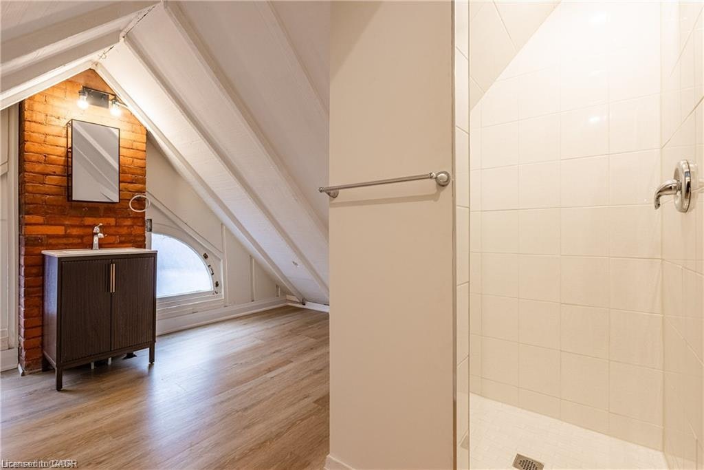 4-106 East Avenue S, Hamilton, ON, L8N 2T7 - 12