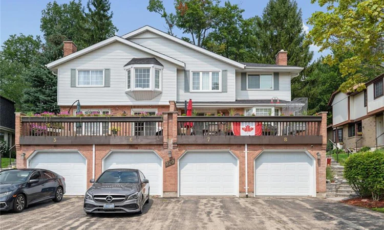 7-220 Kingswood Drive
