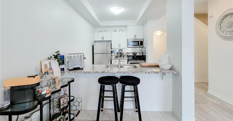 45-201 Westbank Trail, Hamilton, ON, L8J 0H4 - 13