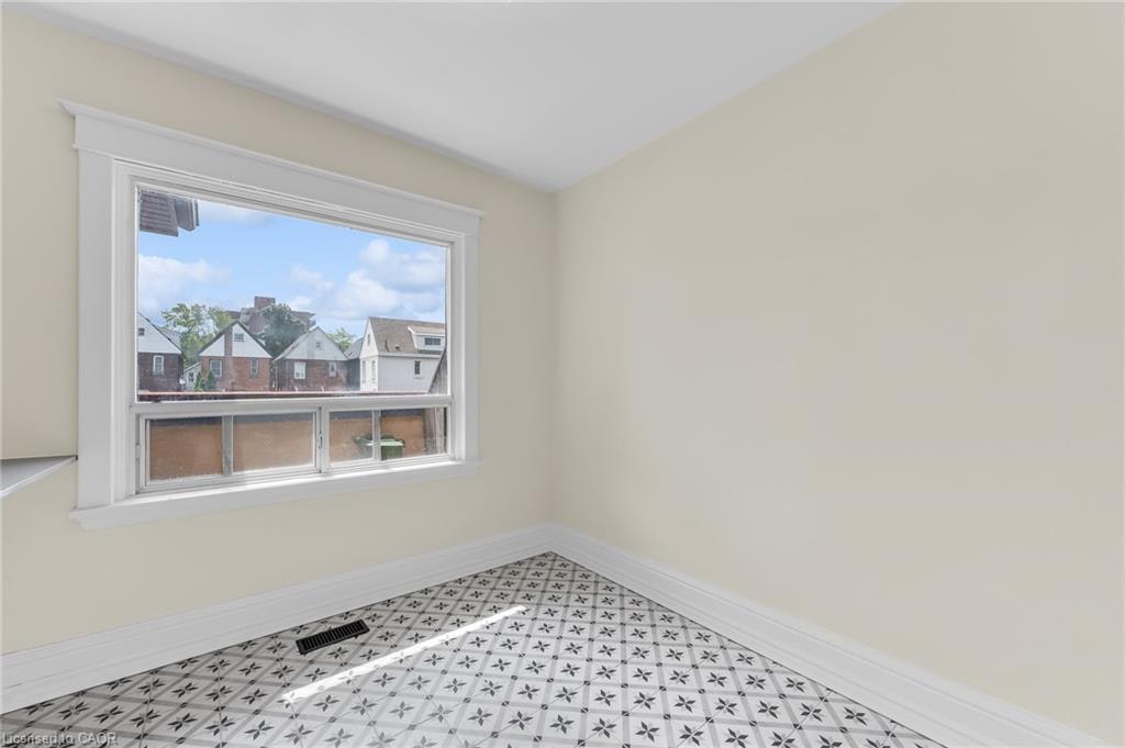 4-409 Charlton Avenue W, Hamilton, ON, L8P 2E6 - 6