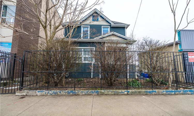 108 Queenston Street
