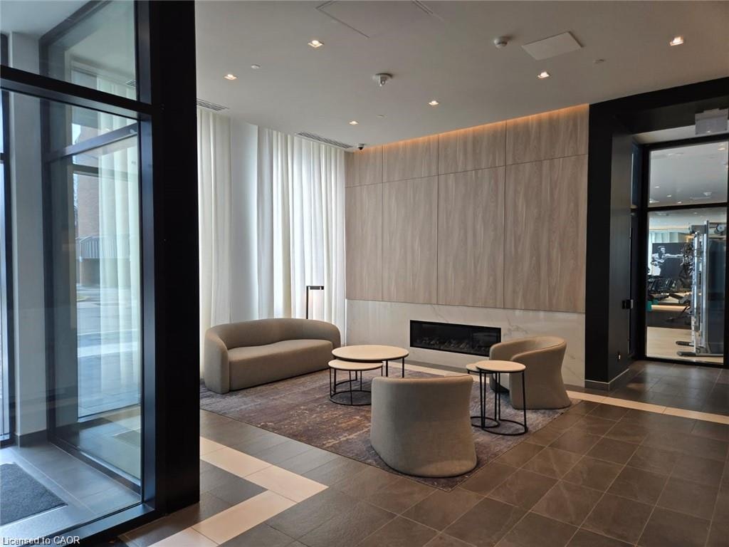 824 Room 2-1 Jarvis Street, Hamilton, ON, L8R 0A8 - 2