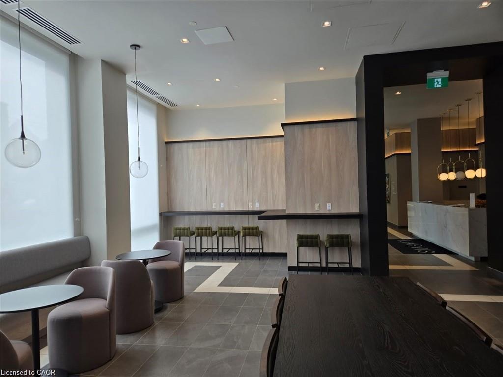 824 Room 2-1 Jarvis Street, Hamilton, ON, L8R 0A8 - 9