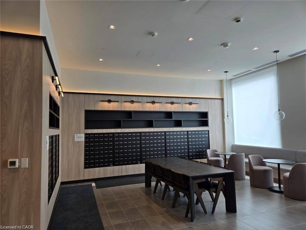 824 Room 2-1 Jarvis Street, Hamilton, ON, L8R 0A8 - 8