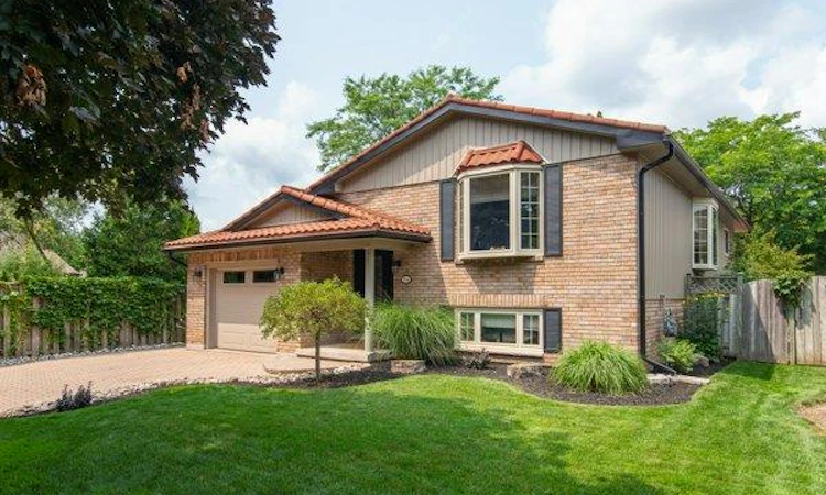 154 Ambleside Court