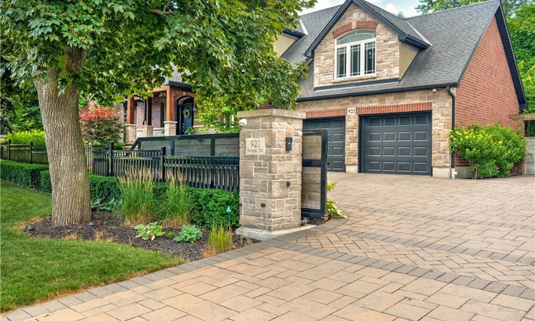 921 Scenic Drive