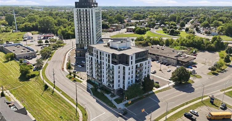 202-7 Erie Avenue, Brantford, ON, N3S 2E7 - 2