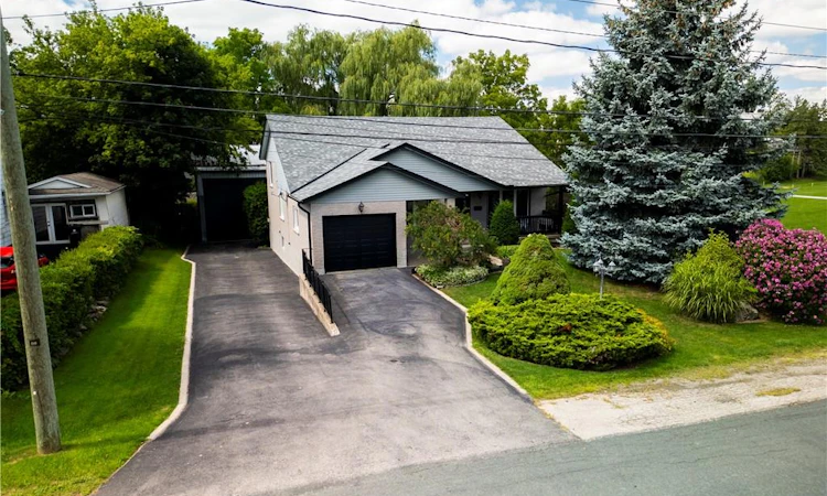 108 Queensway Drive