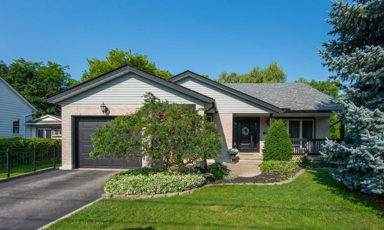 108 Queensway Drive
