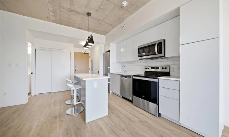 202-7 Erie Avenue