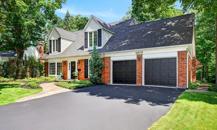 1975 Sterling Place