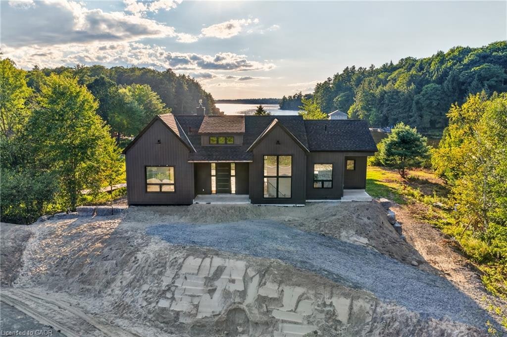1641 Brackenrig Road, Muskoka Lakes, ON, P0B 1J0
