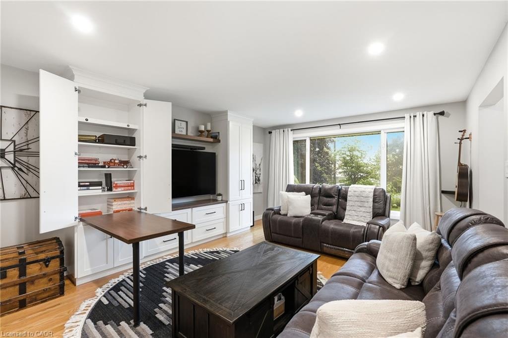 10 Taylor Crescent, Hamilton, ON, L9H 6B3 - 5