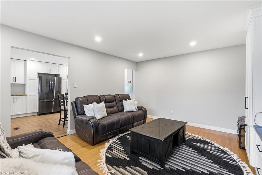 10 Taylor Crescent, Hamilton, ON, L9H 6B3 - 8