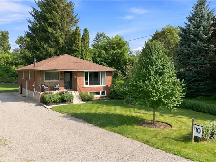 10 Taylor Crescent, Hamilton, ON, L9H 6B3