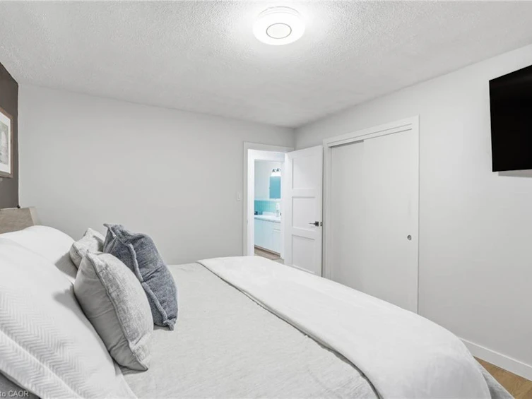 10 Taylor Crescent, Hamilton, ON, L9H 6B3 - 15